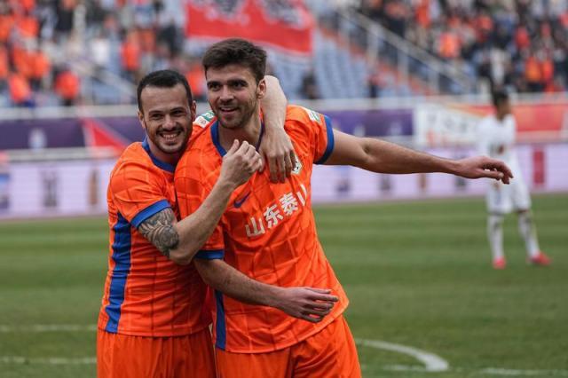 【中超】席尔瓦推射卡扎伊什维利扳平 泰山1比1海牛