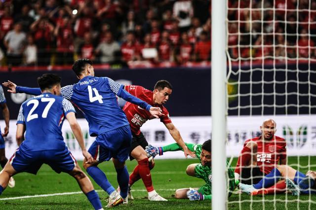 开云官网-成都登顶低调面对 徐正源面对密集赛程早有应对