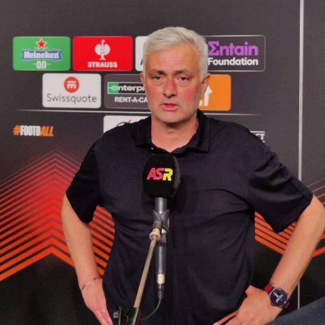 【现场】在红色的布达佩斯，穆里尼奥的脸也涨红了