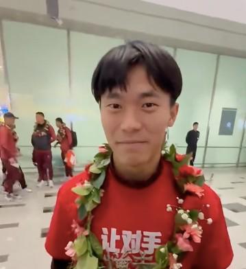 胡荷韬：亚军成绩有遗憾，要转化成动力；先回成都休整再冬训