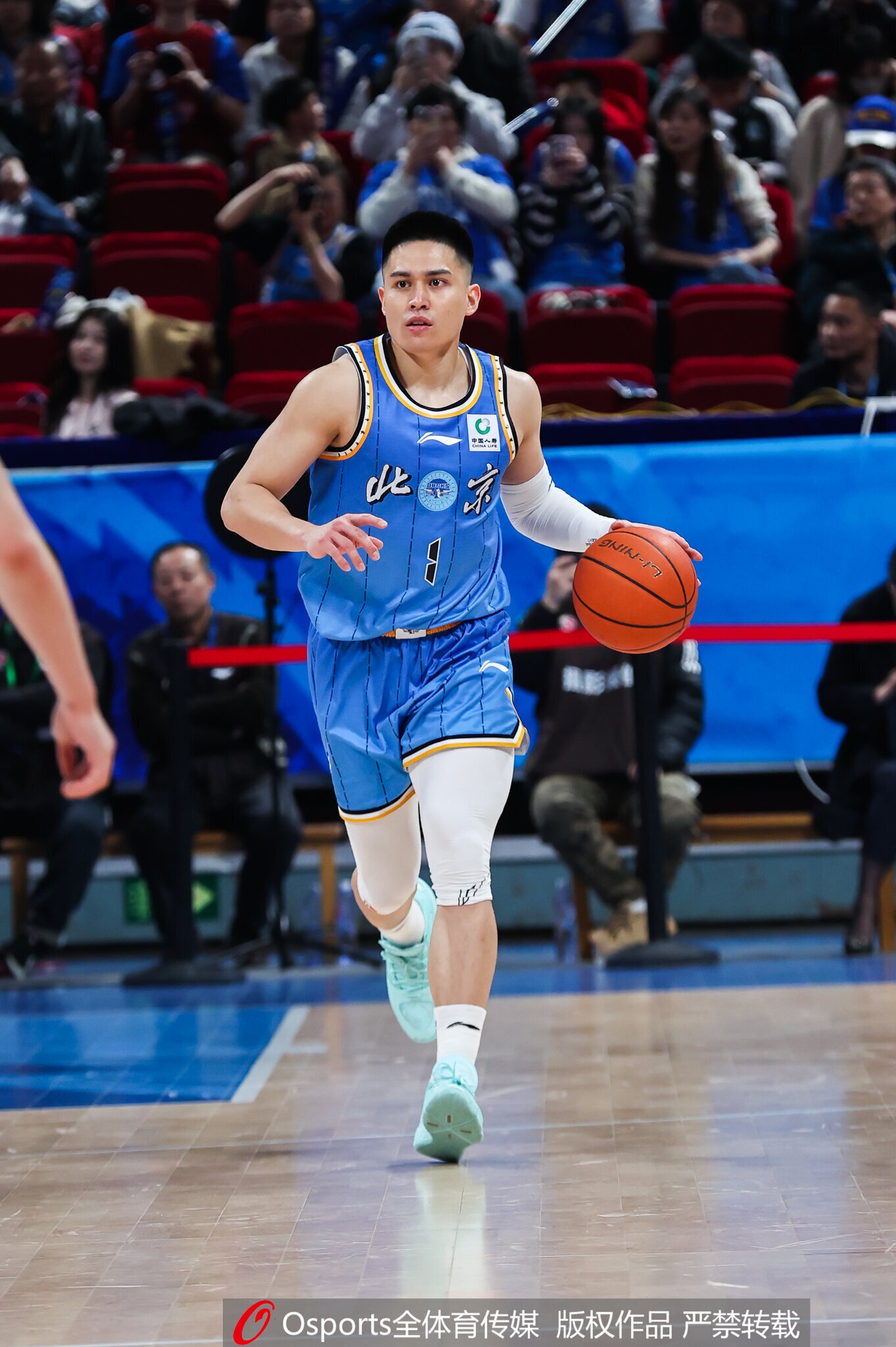 开云app-陈盈骏：周琦在攻防两端的作用非常大 对手都不敢进去